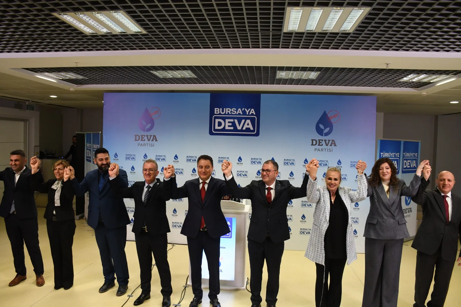 DEVA Partisi Genel Başkanı Babacan, Bursa'da partililerle bir araya geldi