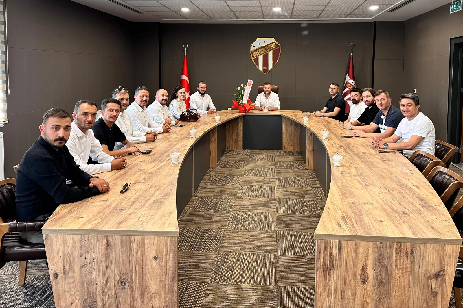 MHP’den İnegölspor’a ziyaret
