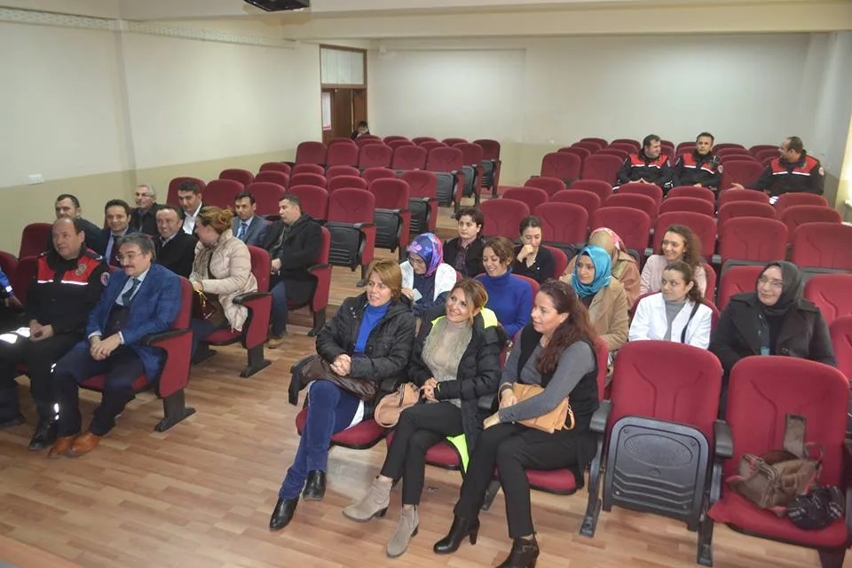 Emniyet'ten öğretmenlere seminer