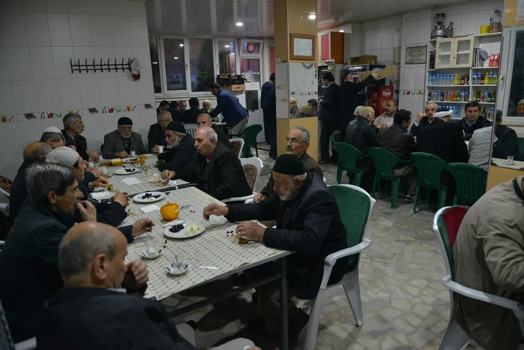 Bereket sofrası Ugancılar'da kuruldu