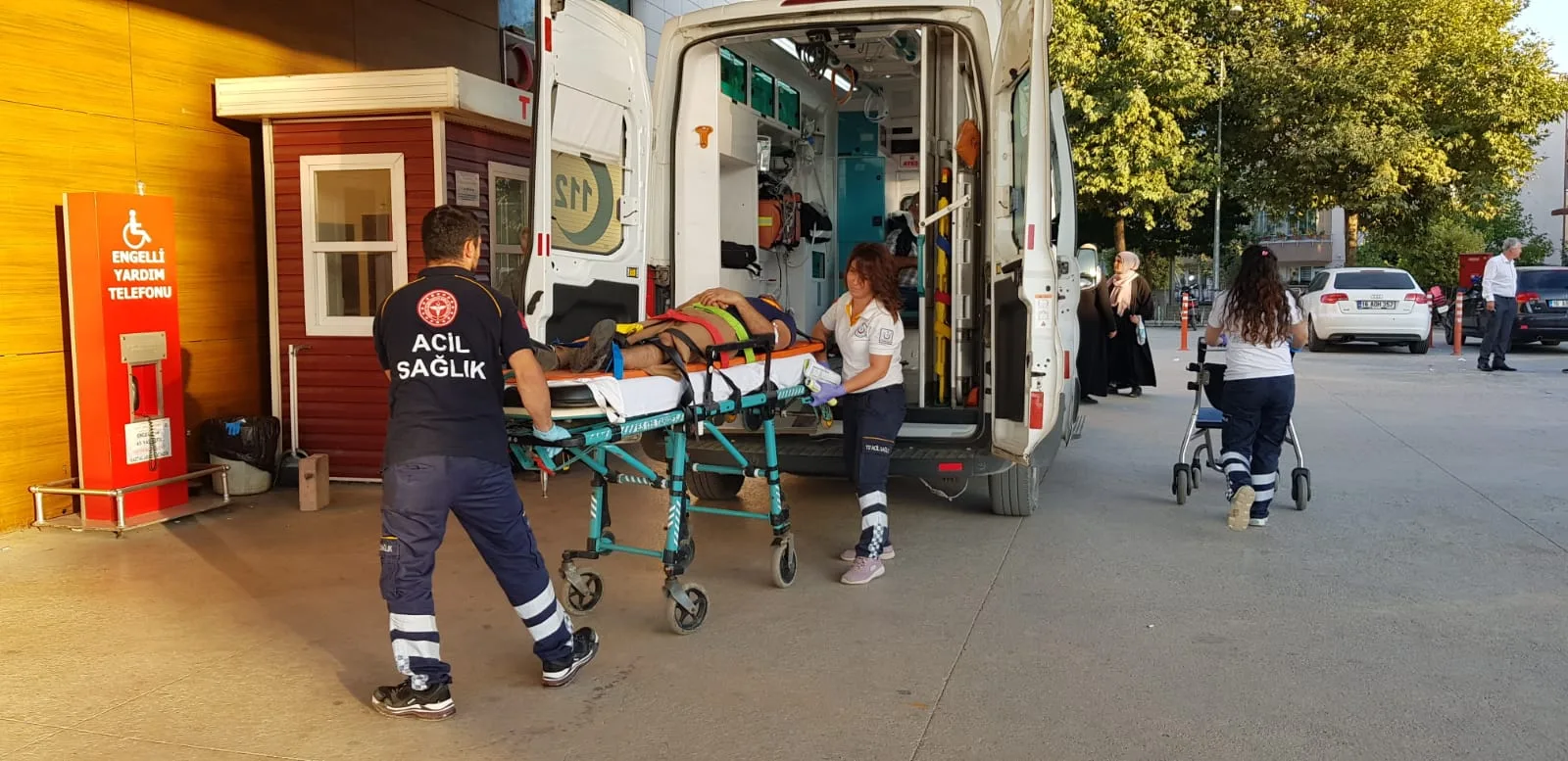 İnegöl'de motosikletlerin karıştığı kazada 2 kişi yaralandı