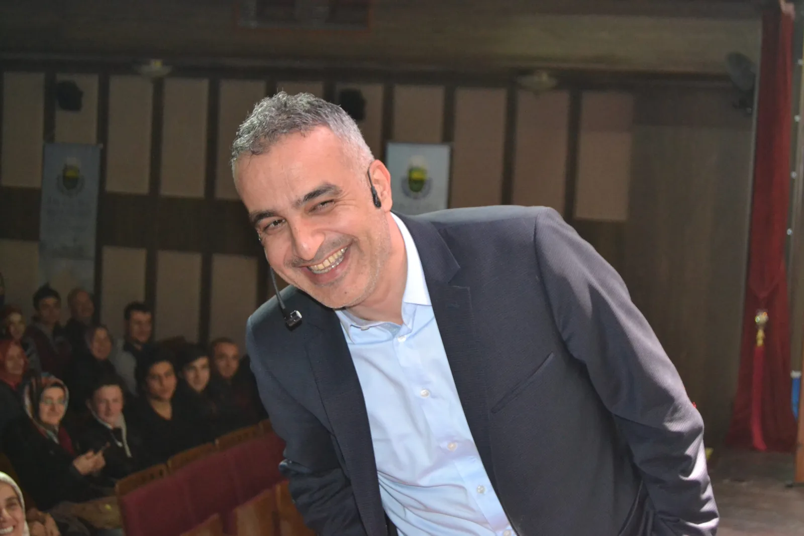 BEKİR DEVELİ İLE SÖYLEŞİ Önce güldürdü sonra düşündürdü