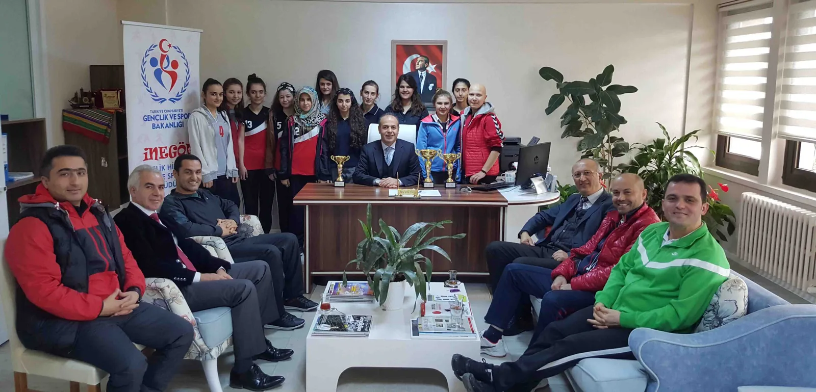 Şampiyonlar Yücel'i ziyaret etti.