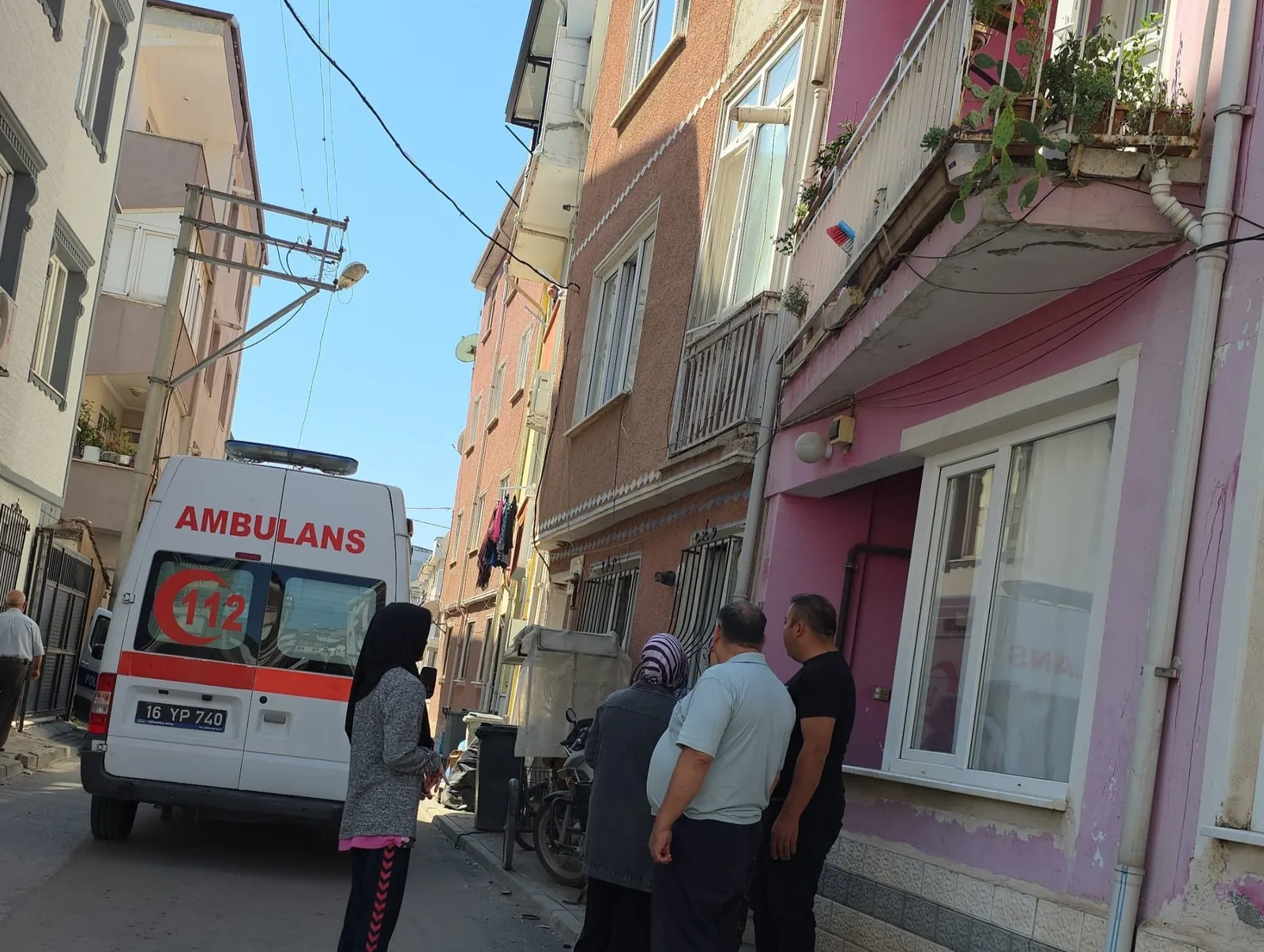 İnegöl’de felç geçiren yaşlı kadın için ekipler seferber oldu