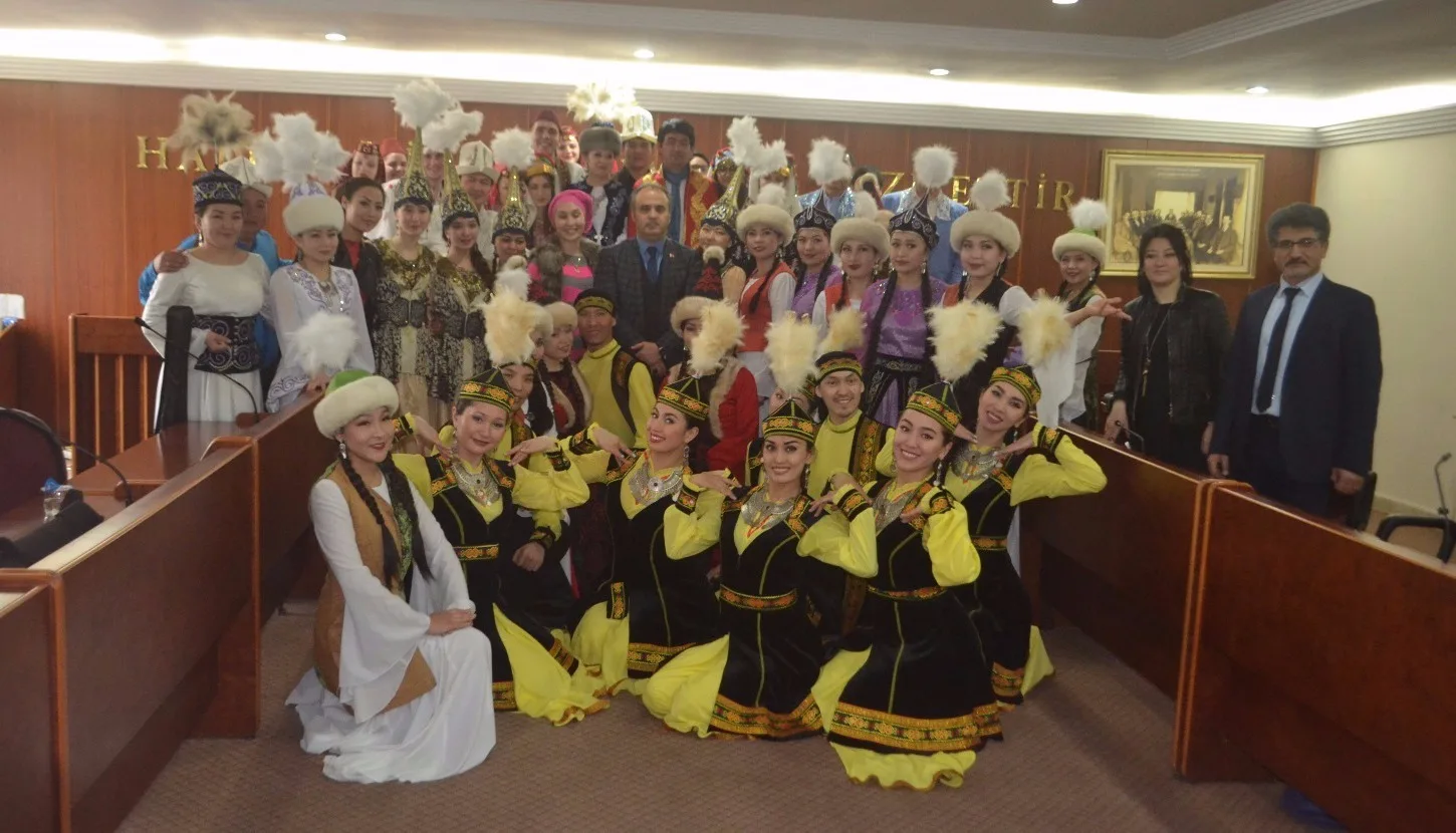 GÖSTERİ İPTAL OLUNCA MECLİS'TE AĞIRLANDILAR