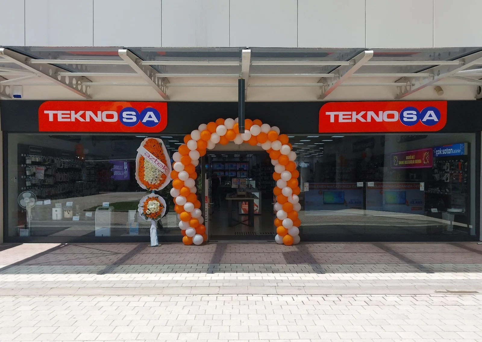 İnegöl AVM'de ki o firma yenilendi