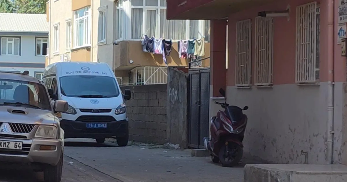 Evdeki para ve altınları çalan çocuklar, evin sahibi tarafından yakalandı