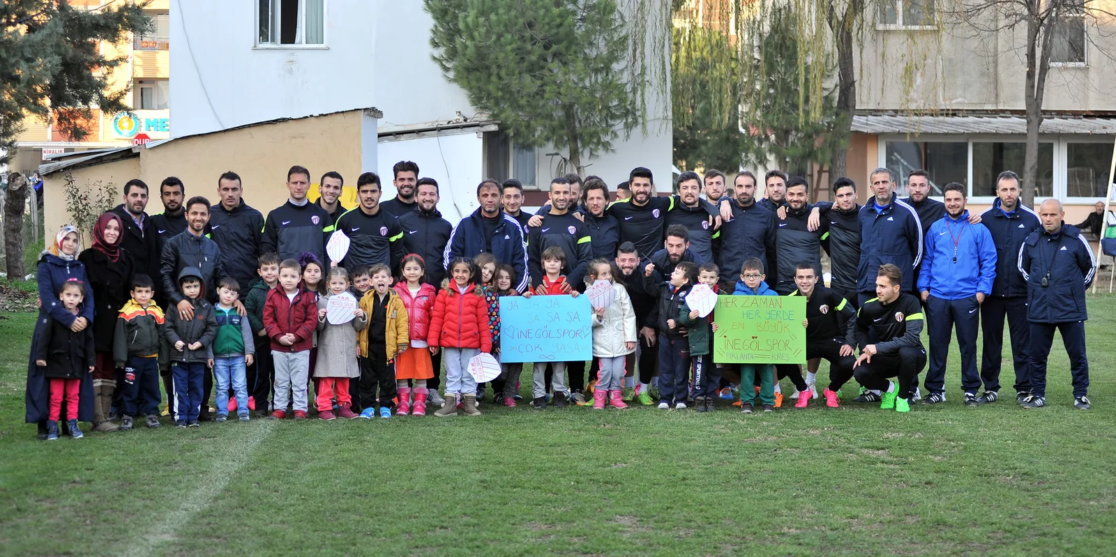 Miniklerden İnegölspor'a moral ziyareti