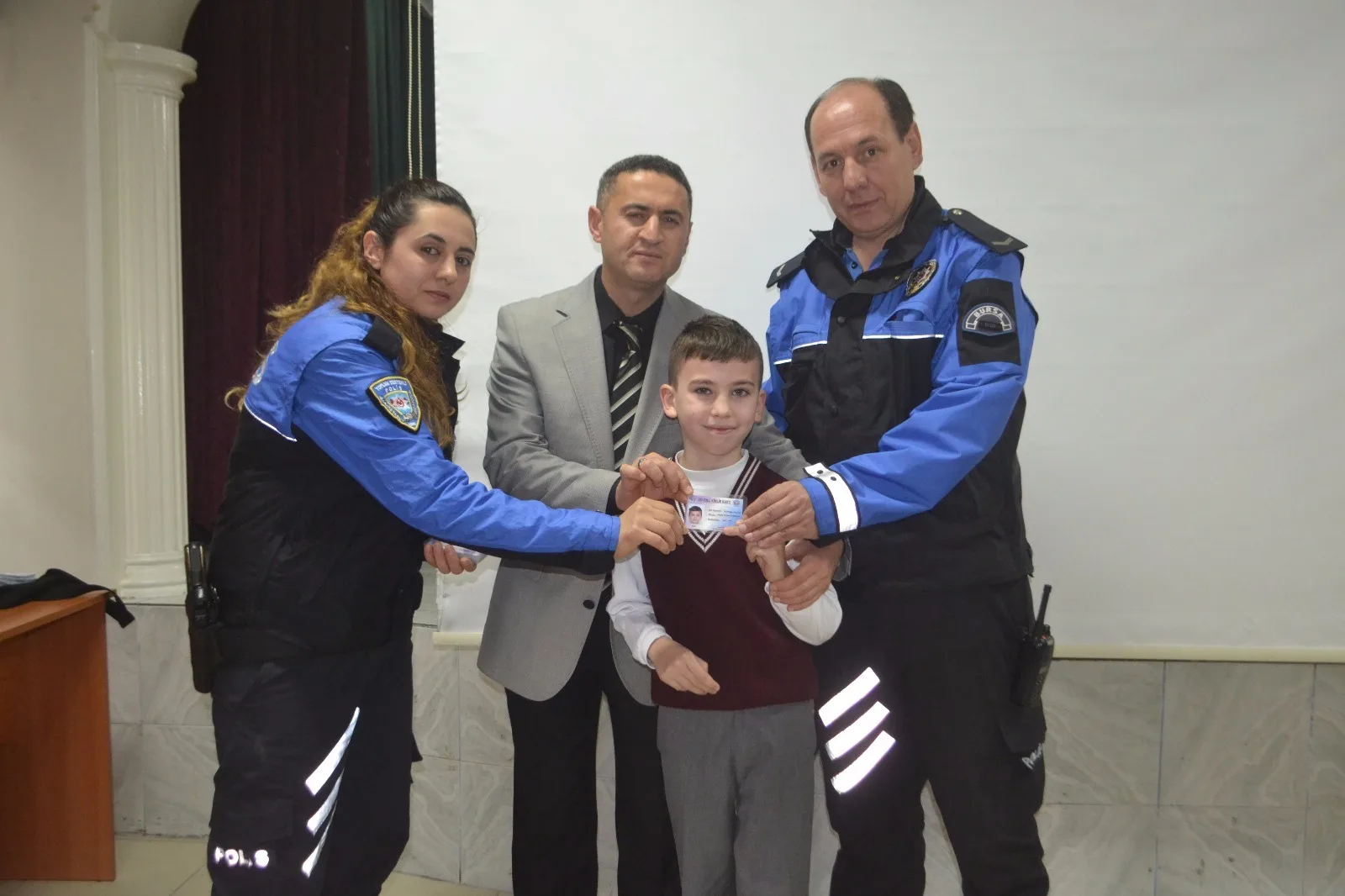 Öğrencilere "Fahri Polislik" kimliği