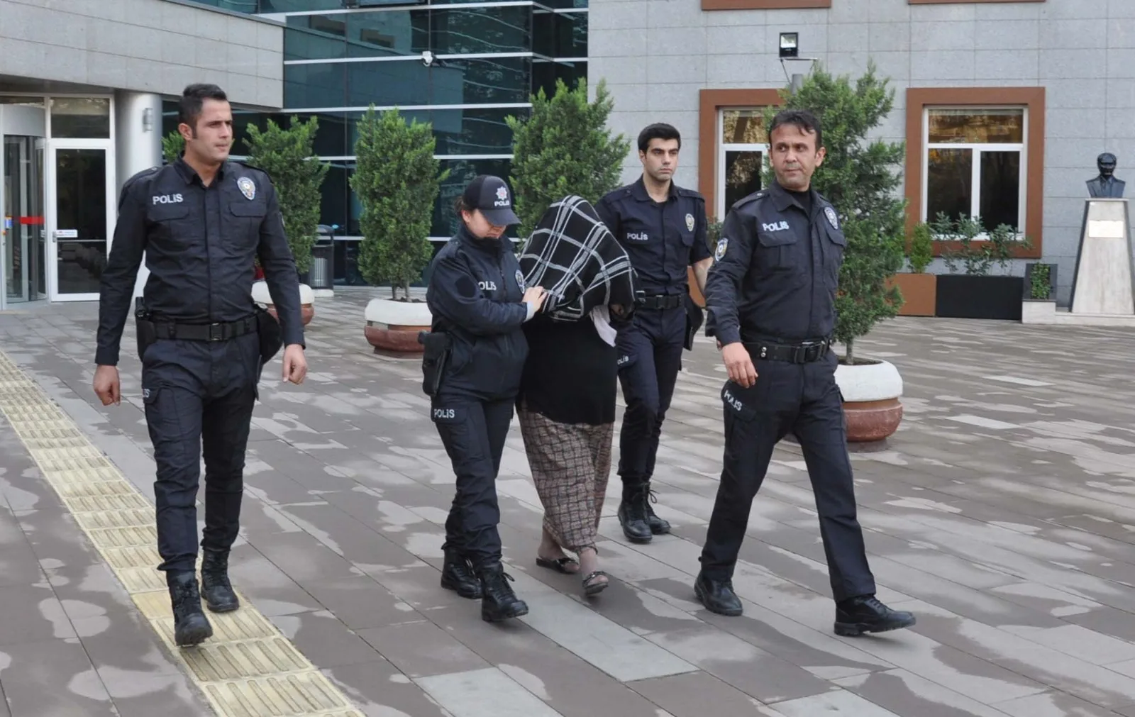 Kreşin Bakıcısı Tutuklandı