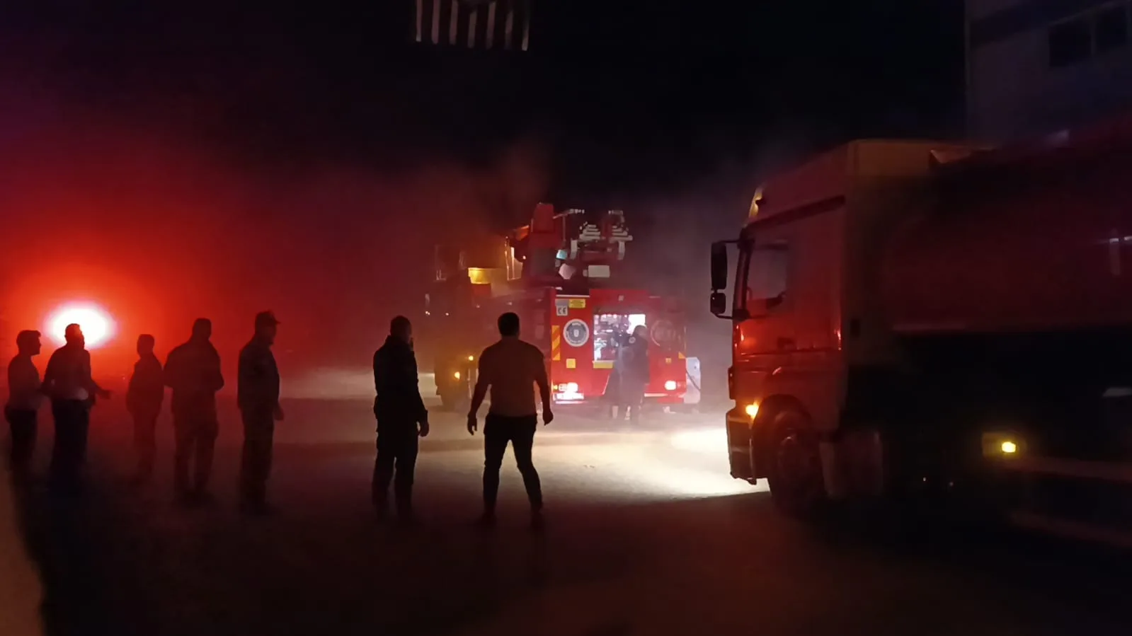 Büfe yangını korkuttu
