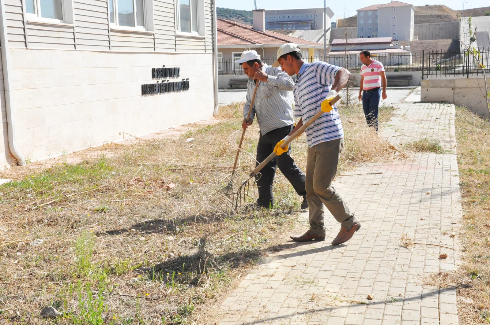 Eğitim kampüsü temizlendi