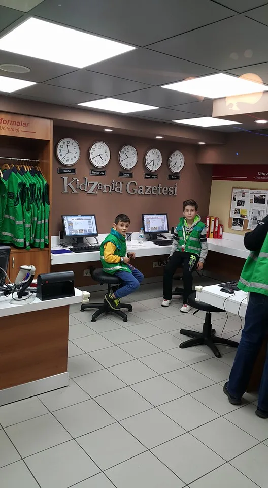 Kosova'lı öğrenciler Kidzania'ya gezdi