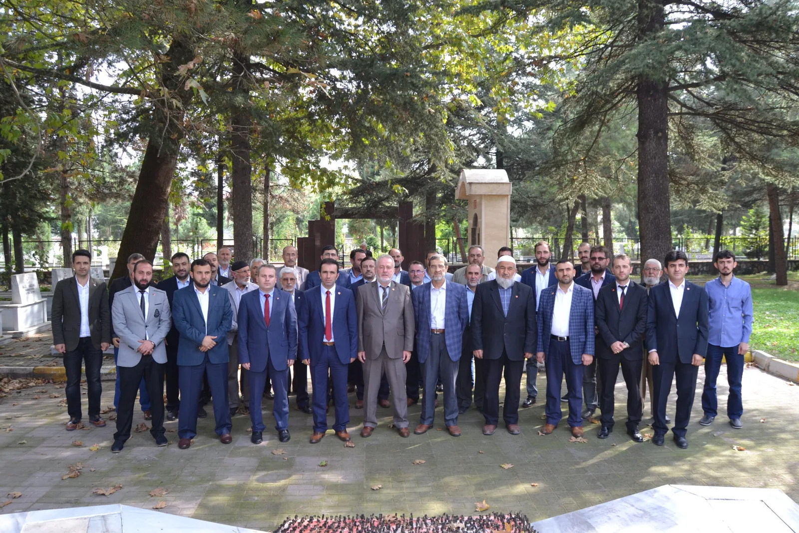 SAADET PARTİSİ İNEGÖL TEŞKİLATI Seçim çalışmalarına Şehitlikte start verdi
