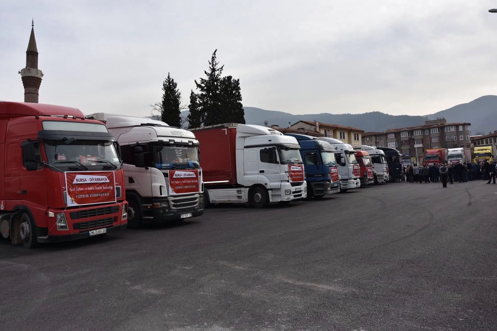 MHP'den yardım tırları iddiası
