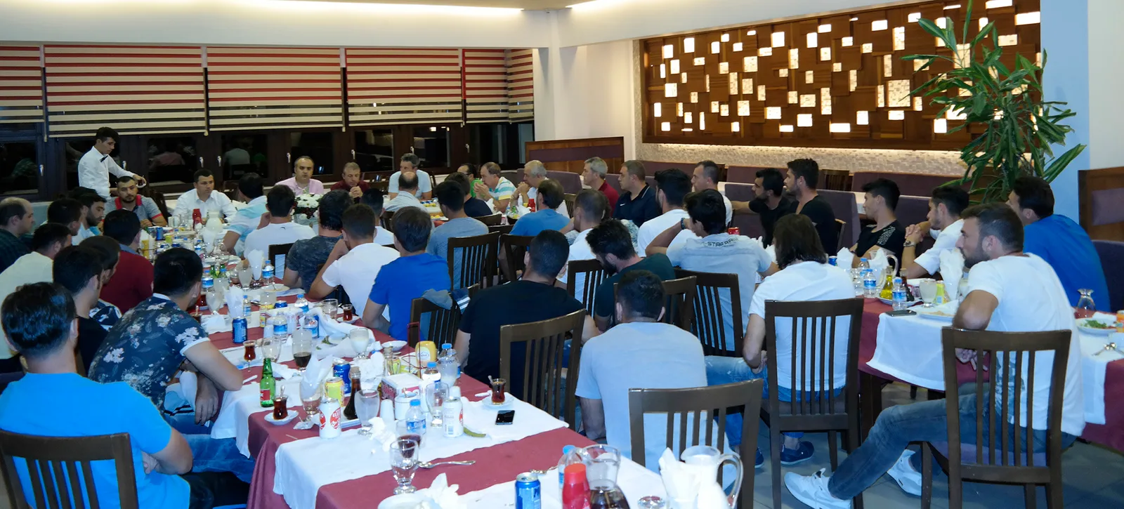 Aktaş'tan İnegölspor'a moral yemeği