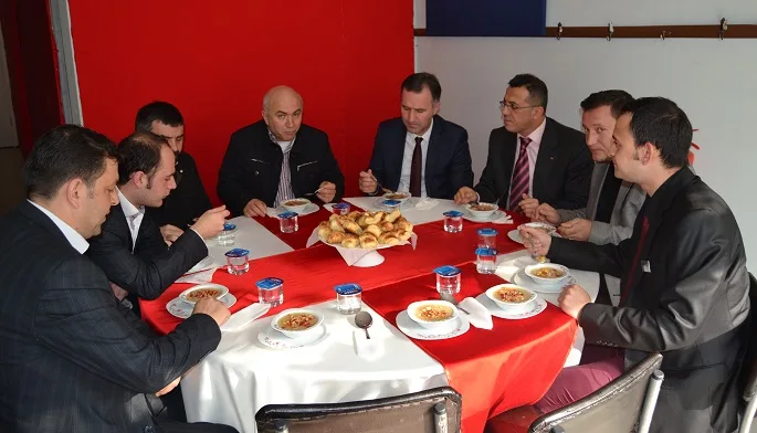 İNESMEK'ten aşure ikramı