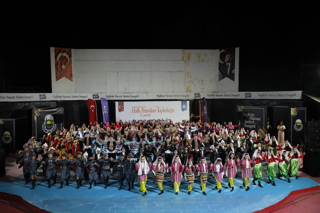 İnegöl’de Halk Dansları Gecesi İle Yaz Etkinlikleri Başladı