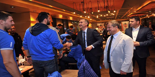 ŞiMŞEK EKOMAR BELEDiYESPOR'U AĞIRLADI