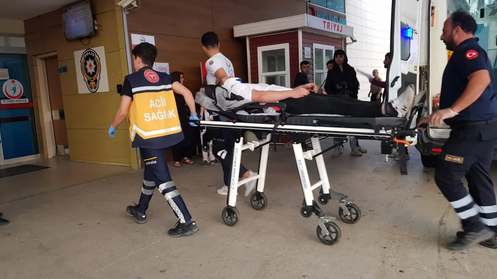 Genç sürücü kazada yaralandı