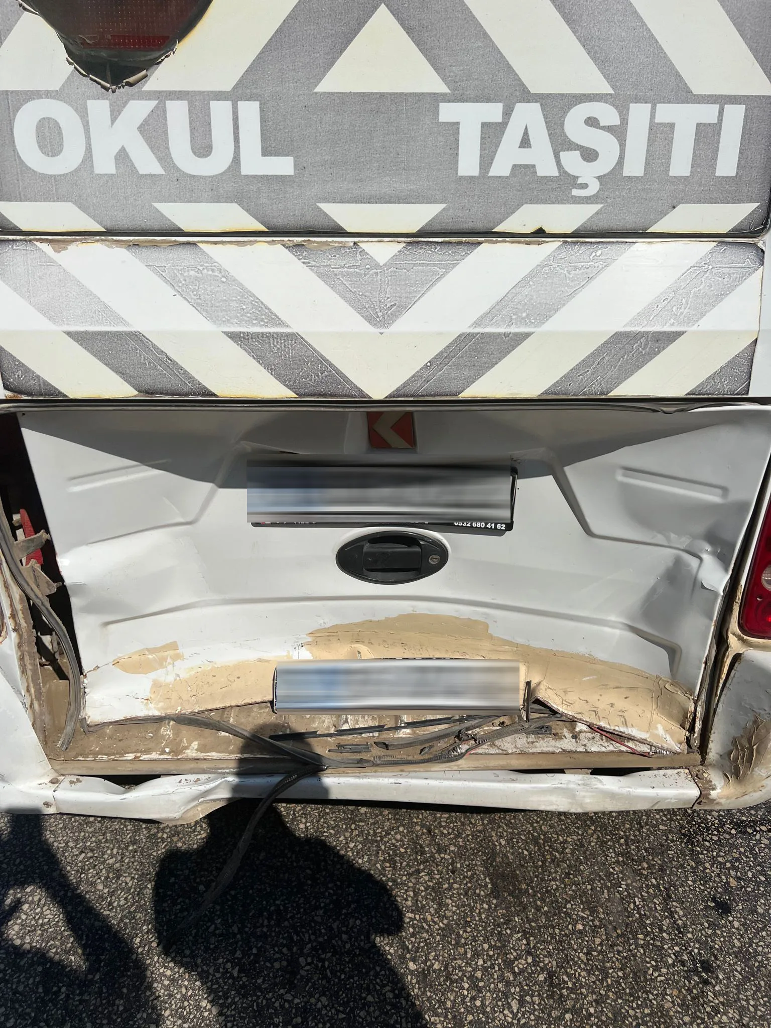 Cipin arkadan çarptığı minibüsteki 5 kişi yaralandı