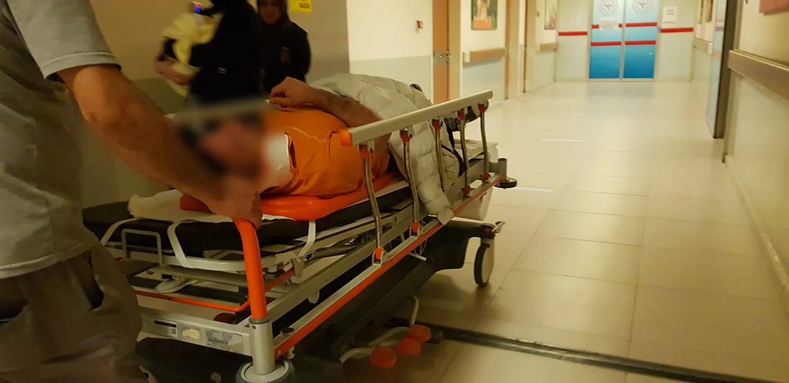 İnegöl'de motosikletten fırlayan kişi yaralandı