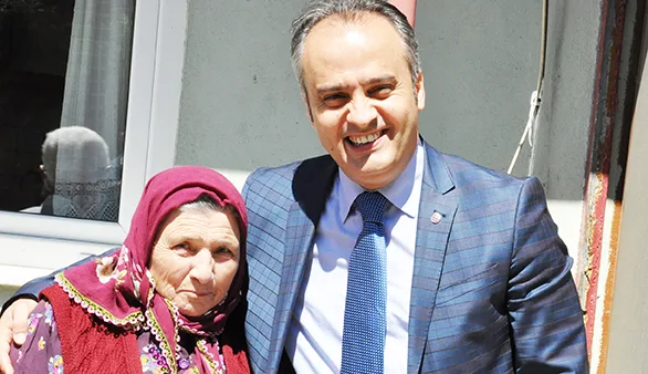 Aktaş'tan annelere ziyaret