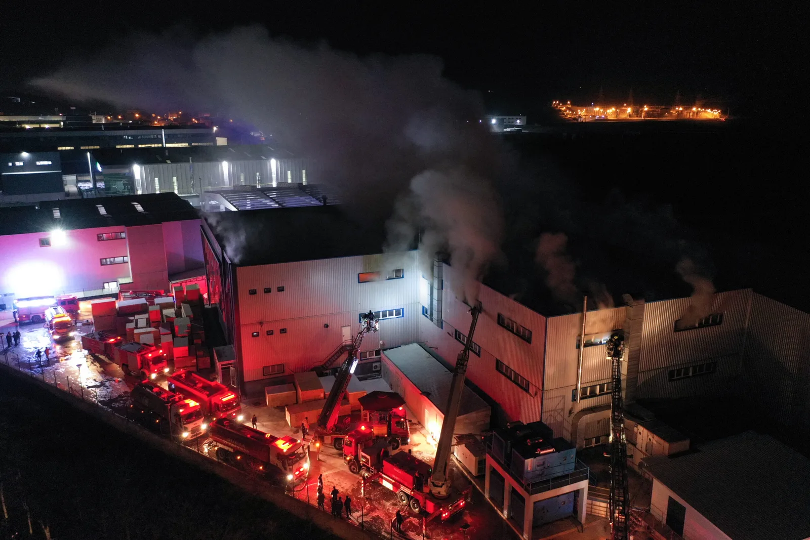 Bursa'da tekstil fabrikasındaki yangın kontrol altına alındı