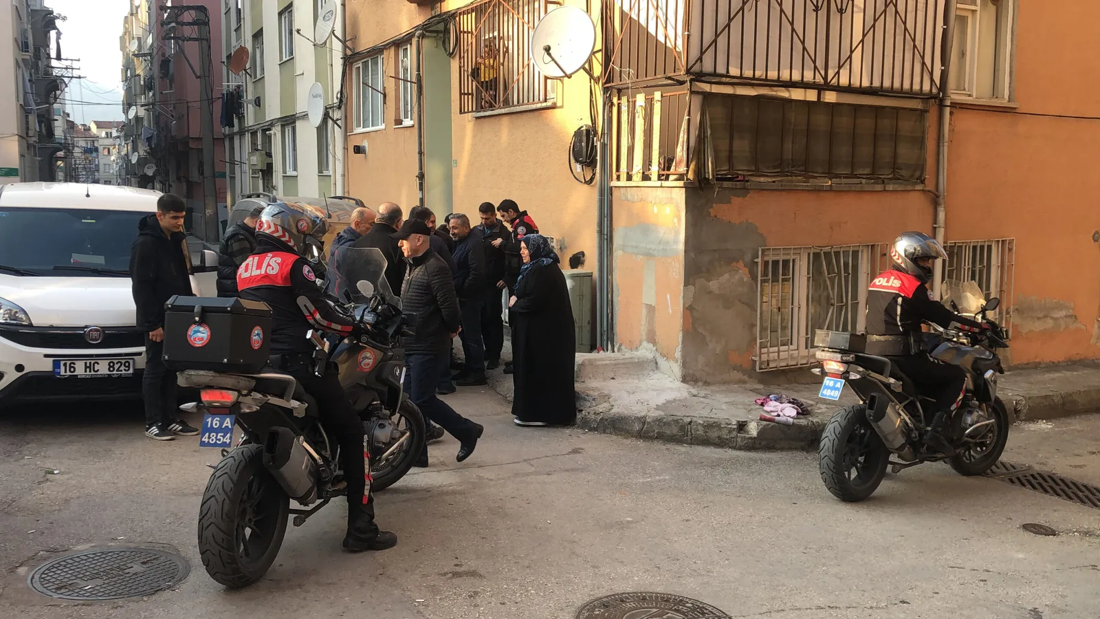Bıçaklı kavgada yaralanan kişi hastaneye kaldırıldı