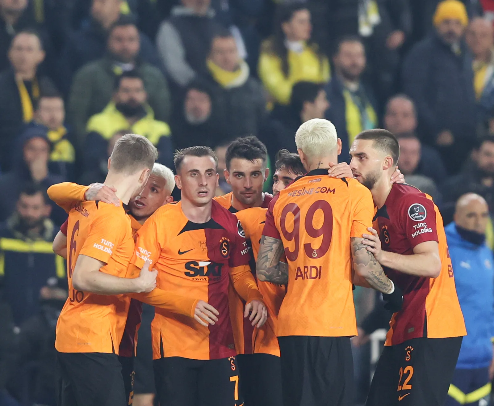 Galatasaray, Kadıköy'de liderliğini perçinledi