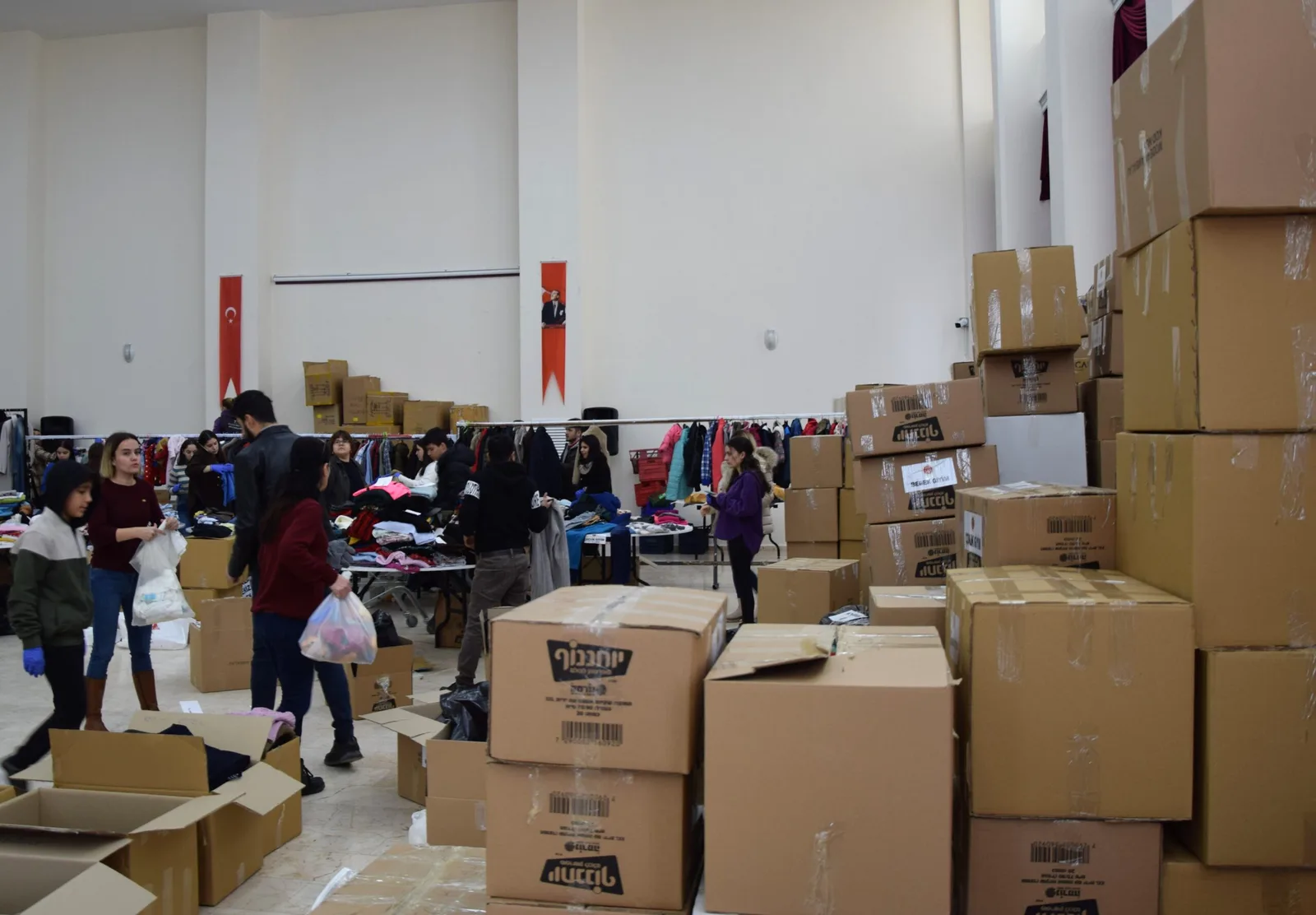 Bursa ve çevre illerden afetzedelere destekler sürüyor