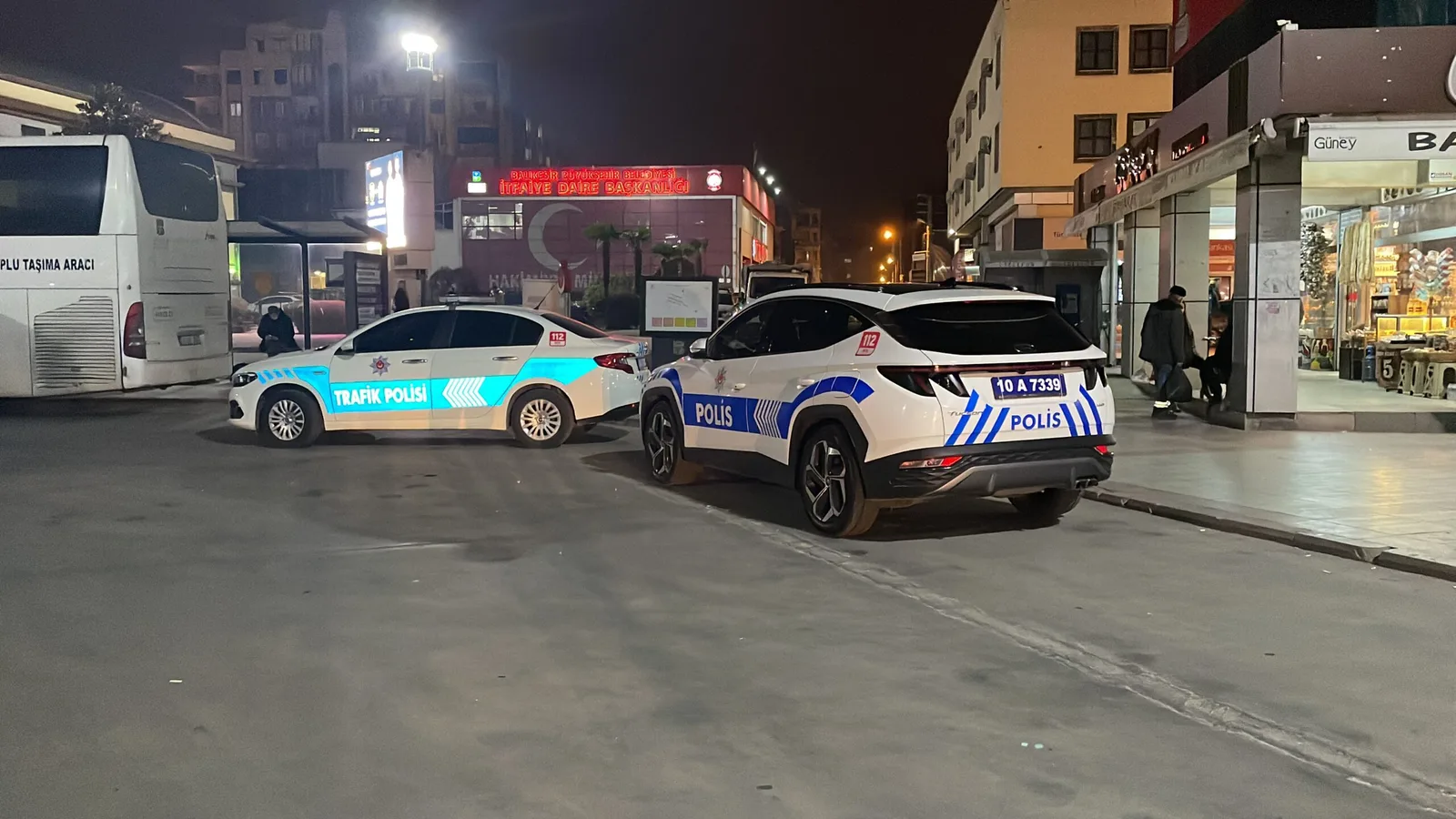 Silahlı kavgada seken saçmaların isabet ettiği 5 kişi yaralandı