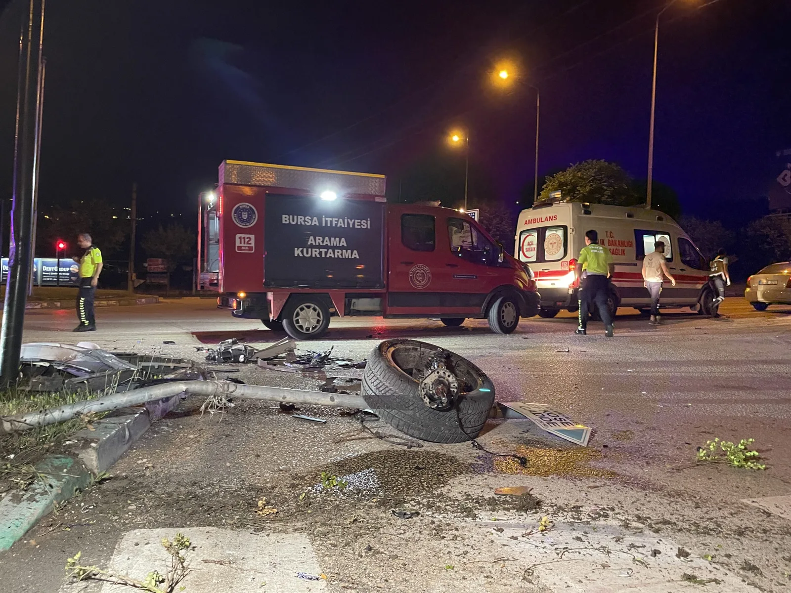 2 otomobil çarpıştı, 2 kişi yaralandı