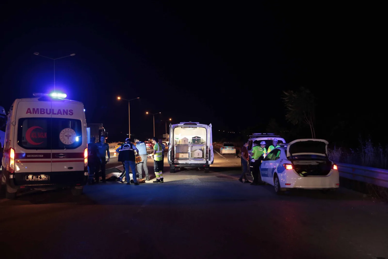 Devrilen motosikletteki iki kişi hayatını kaybetti