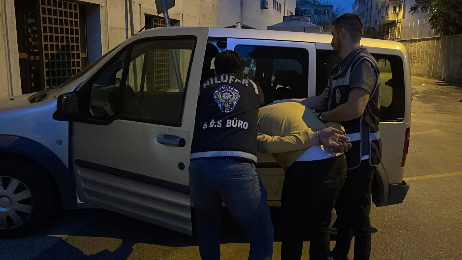 Kadın doktoru darbettiği öne sürülen hasta yakını tutuklandı