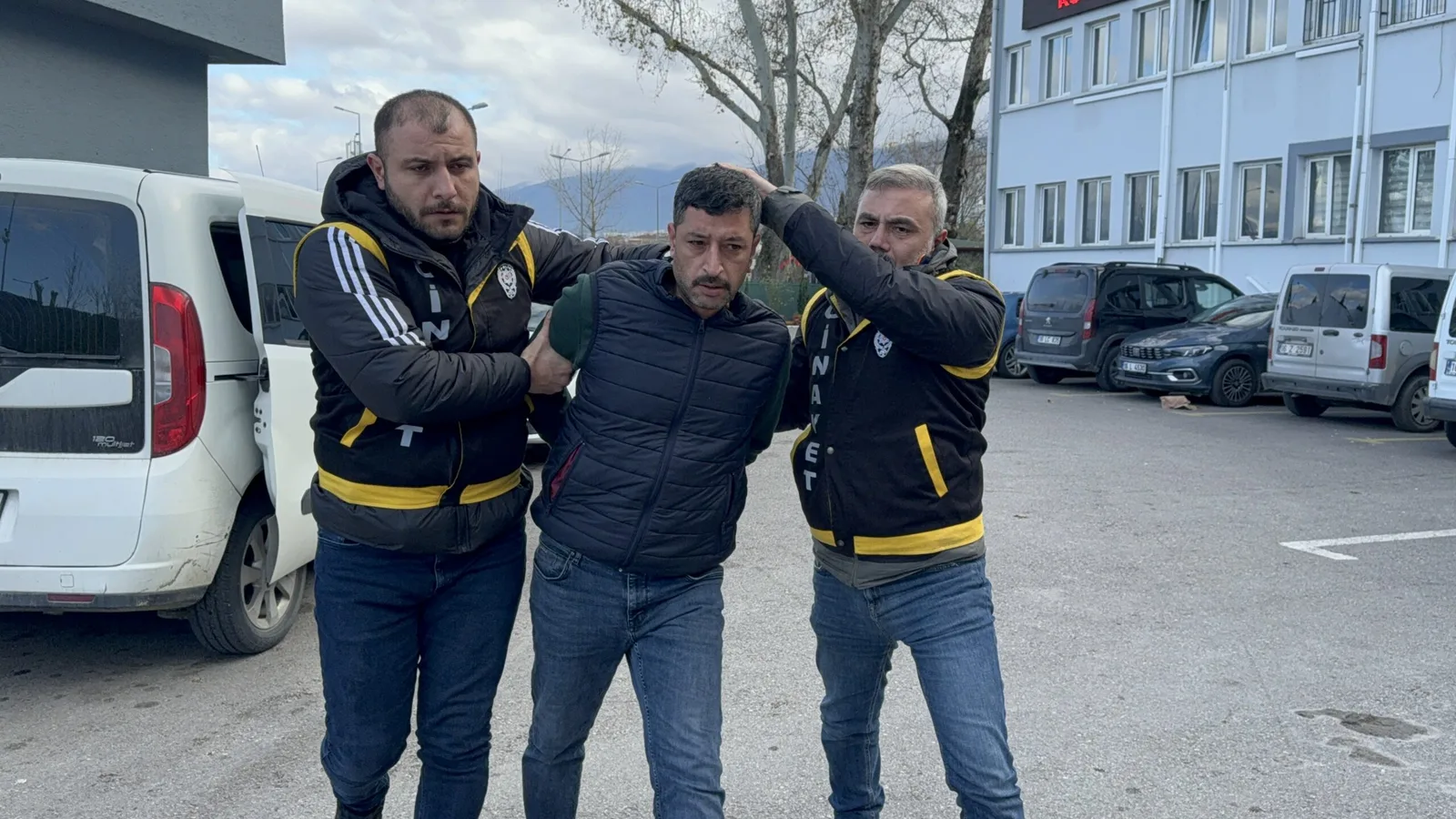 Bursa'da eşini bıçakla öldüren şüpheli yakalandı