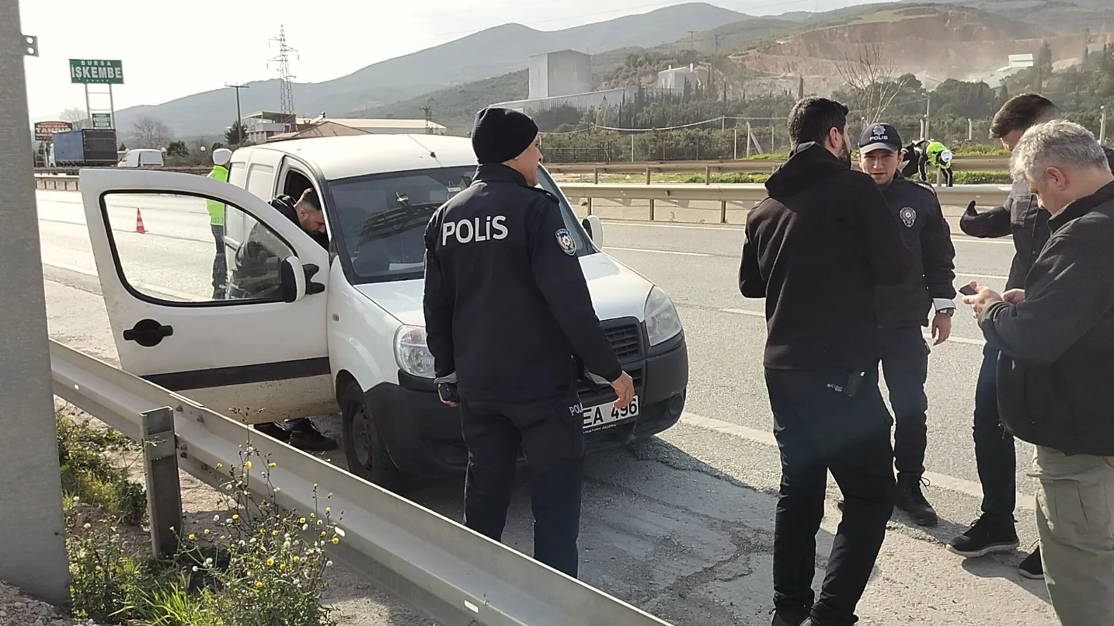 Park halindeki araçta baygın bulunan kişi hastanede öldü
