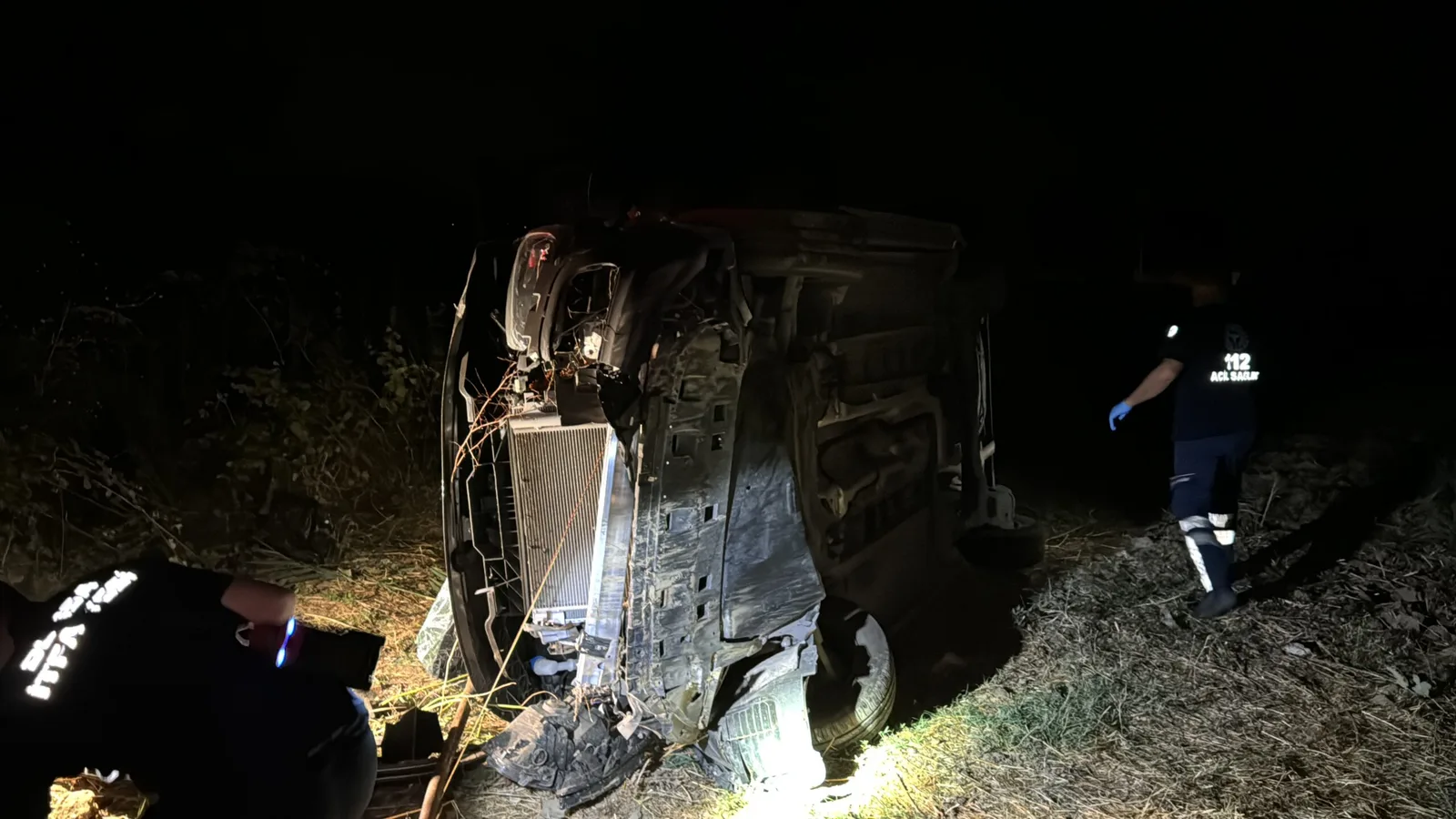Bursa'da freni boşalan tır araçlara çarparak durdu