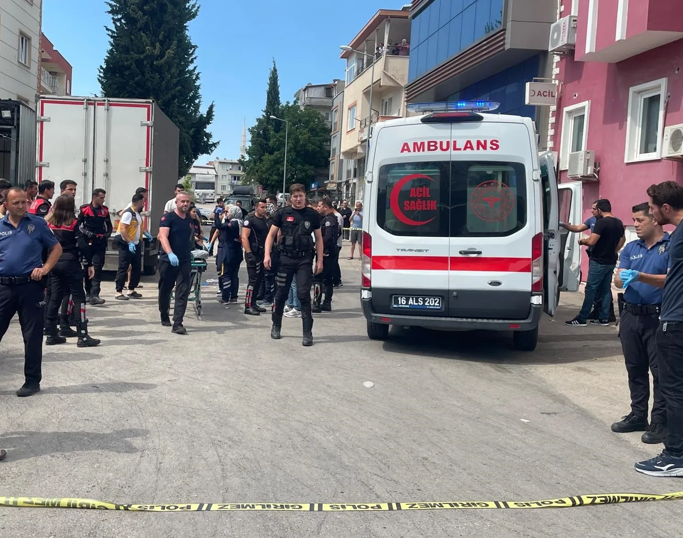 Bıçaklı kavga; 1'i ağır 6 yaralı
