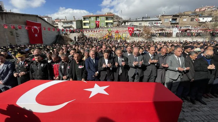 Şehitlerimizi son yolculuğuna uğurlandı
