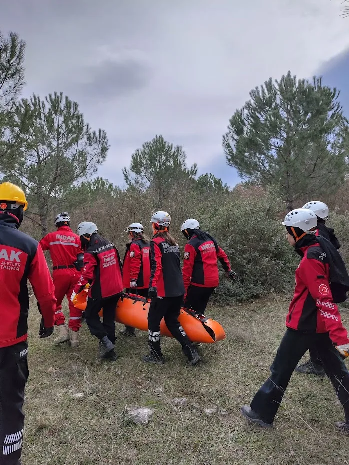 İNDAK’tan enkaz çalışmaları