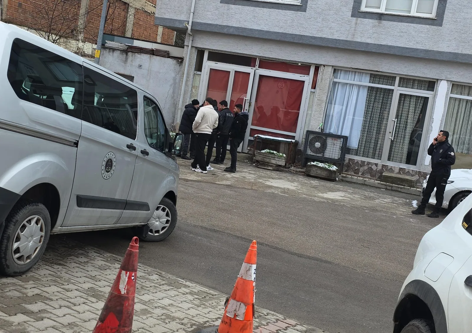 Komşusuna notu bıraktı, işyerinde ölü bulundu