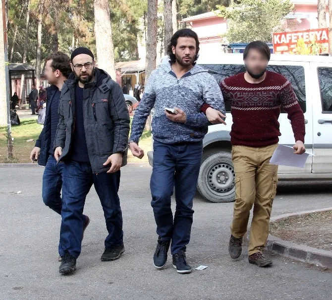 Adana Polisi Avrupayı Kana Bulamaya Giden Deaşlıları Yakaladı