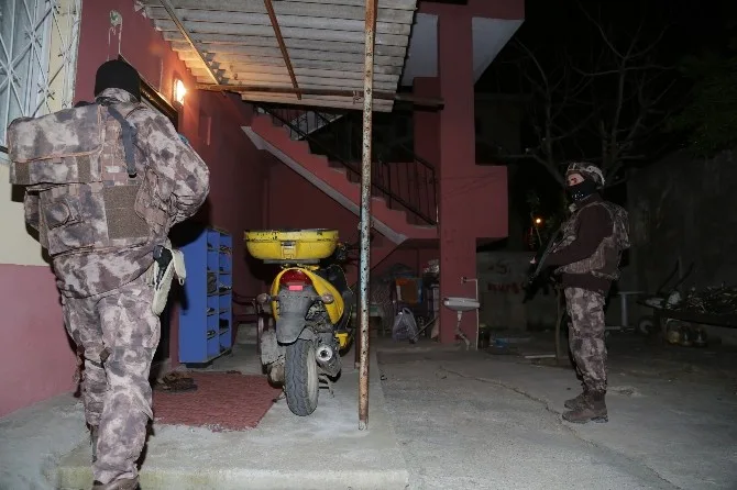 Adanada Deaş Operasyonu: 10 Gözaltı