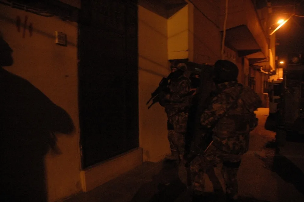 Adanada Terör Örgütü Pkk-Kcknın Gençlik Yapılanmasına Yönelik Operasyon: 34 Gözaltı