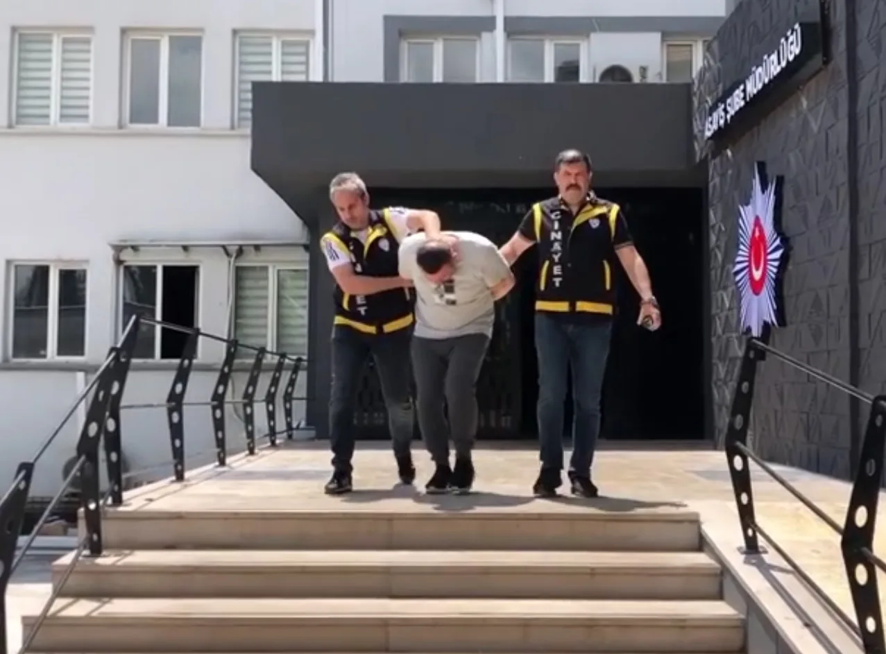 Evinde ölü bulunan kişinin katil zanlısı olan oğlu yakalandı