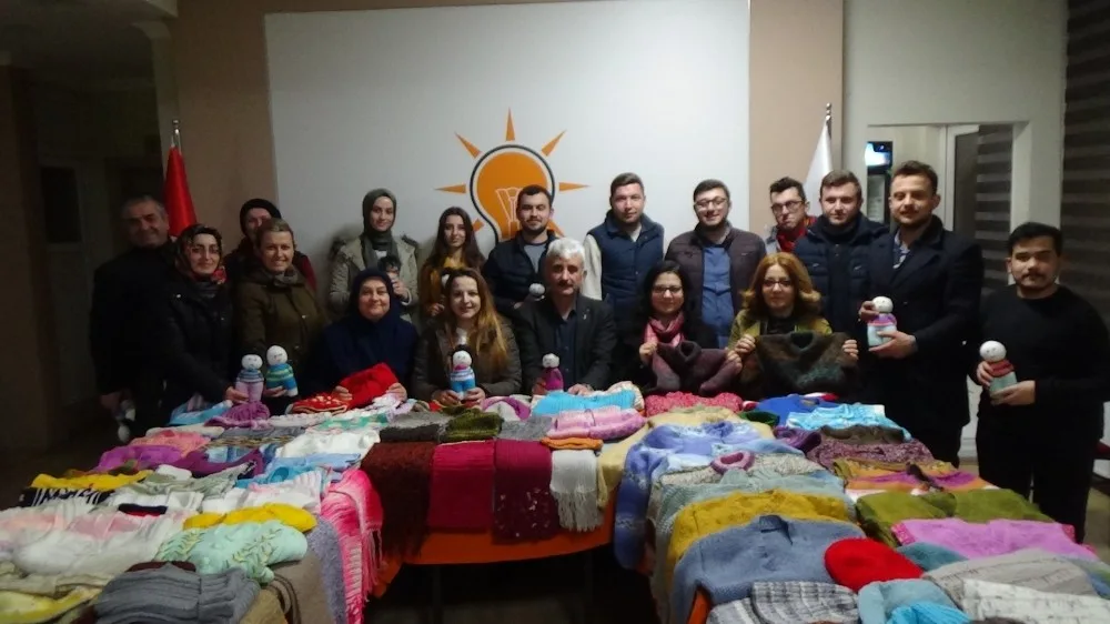 Ak Kadınlar Çocukları Unutmadı