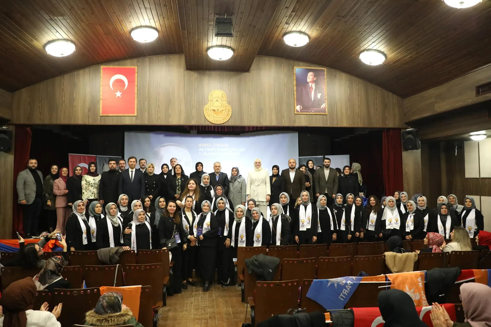 AK Parti İnegöl İlçe Kadın Kolları’nda devir teslim töreni