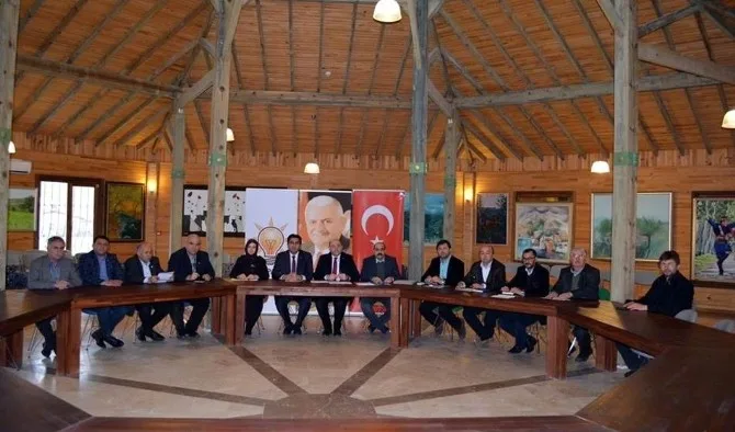 Ak Partinin İlçe Başkanları İstişare Toplantısında Buluştu