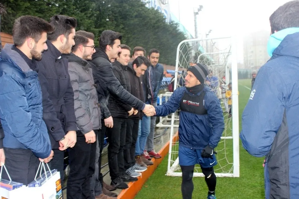 Akademi Lise Öğrencileri, Başakşehir Spor Kulübünü Ziyaret Etti
